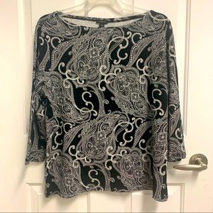 Black and white women’s paisley print top